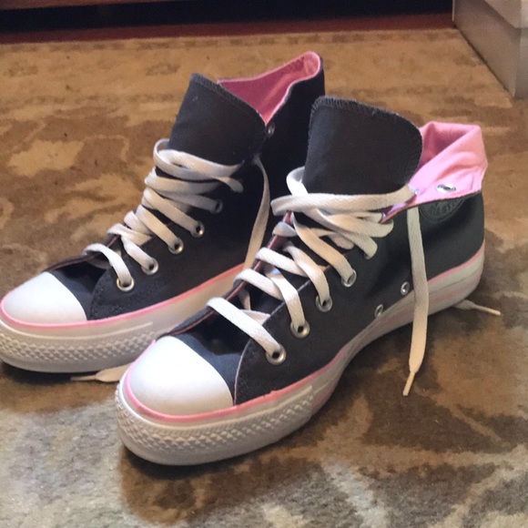 gray and pink converse